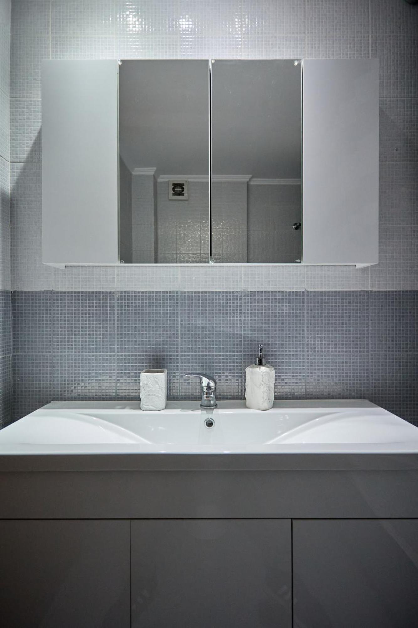 Chios Town Apartment - Heart Of Chios Town With 2 Minute Walk To The Beach Екстер'єр фото