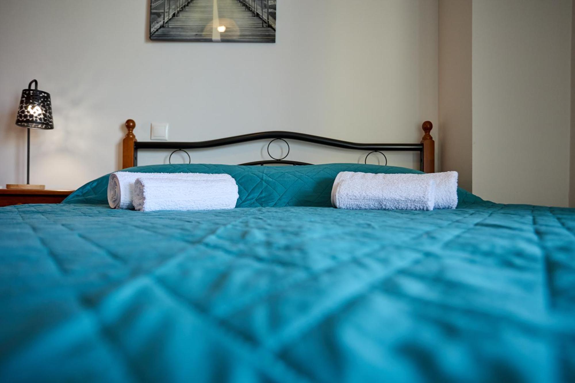 Chios Town Apartment - Heart Of Chios Town With 2 Minute Walk To The Beach Екстер'єр фото